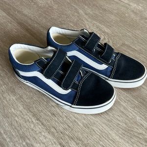 Vans kids suede Velcro shoes sz 2.5 Blue/white